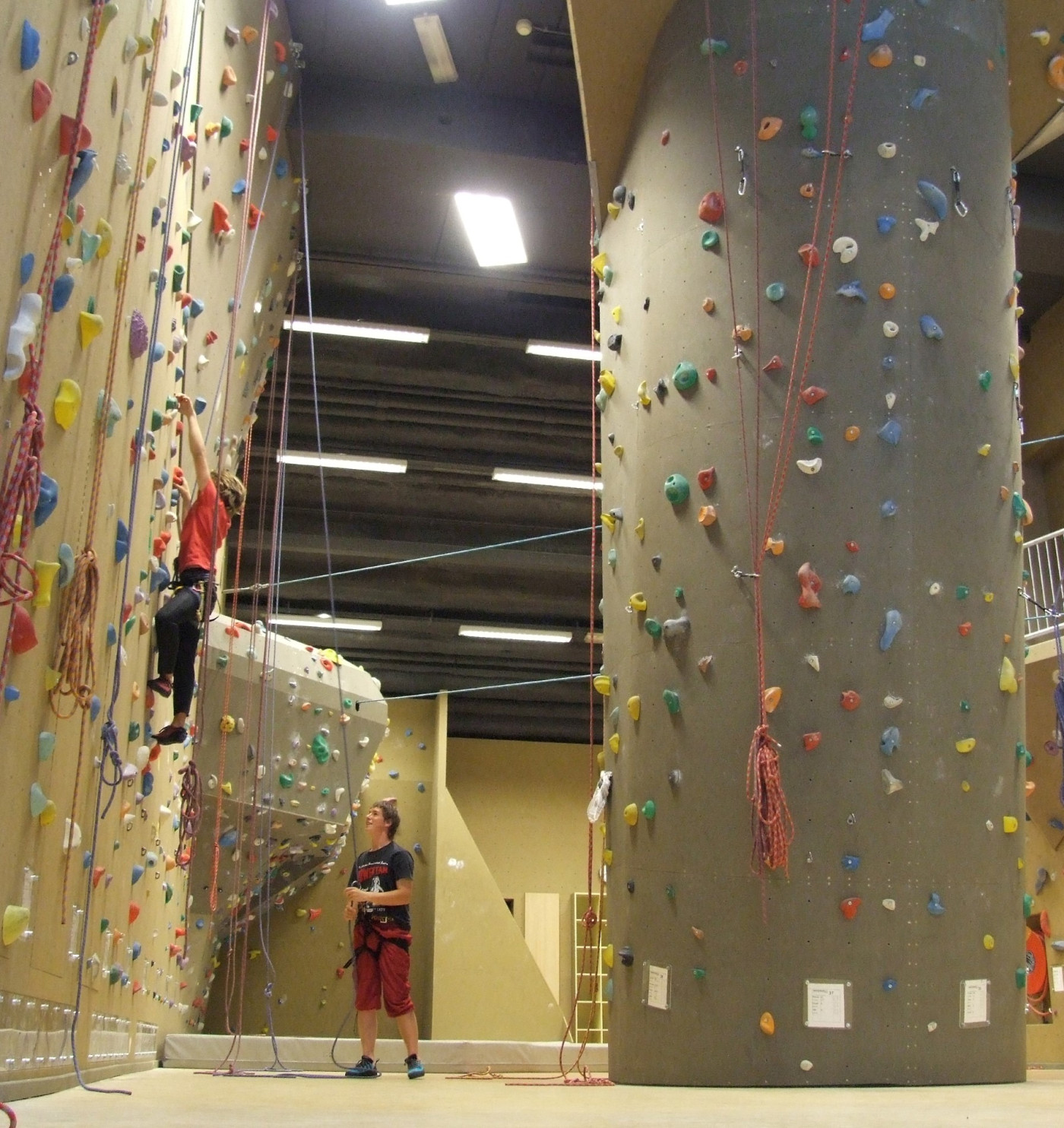 Ventileren diagonaal Gedwongen Indoor klimmen in onze 7 klimhal locaties | Al 30 jaar Mountain Network
