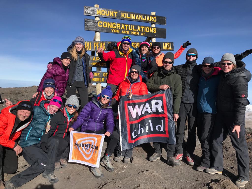 Kili Challenger War Child op de top van de Kilimanjaro! 1
