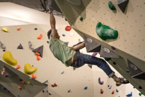 Klimmen met de Gelrepas kan nu bij Mountian Network Arnhem en RijnBoulder
