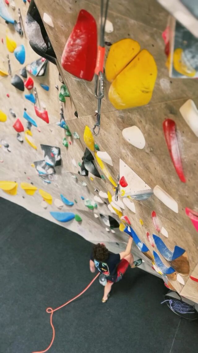 Easter weekend is quite rainy so they say. Skip those long brunches and come try this one. New holds, new line. 6b. Set by Sam, climbed by Slava and the edit is by Nemo. Enjoy 🪺