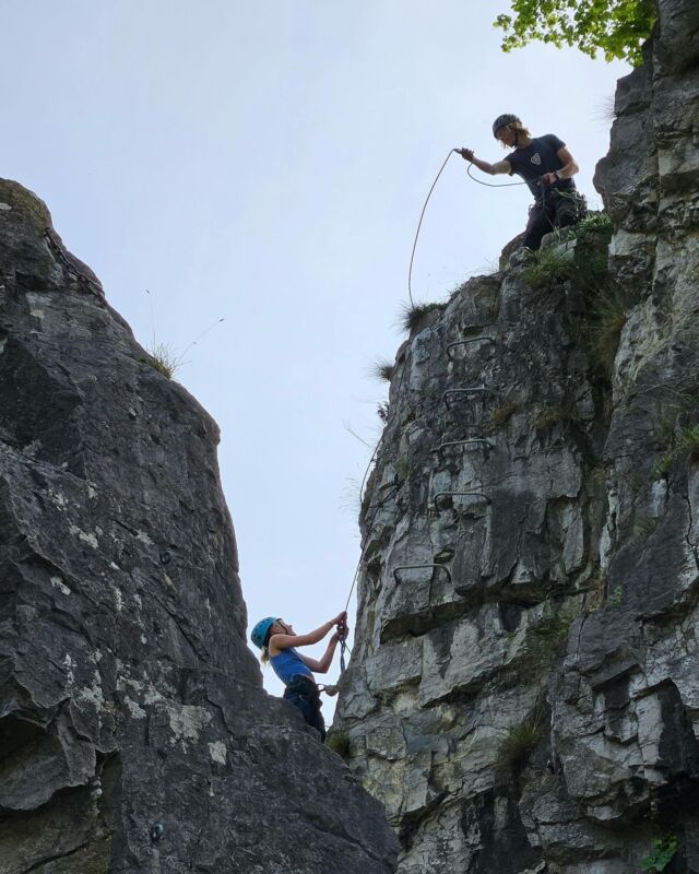 Nog een terugblik op het Mountain Club Ardennen weekend! Bedankt Diederik Stoorvogel voor deze prachtige foto! 

#mountainclub #mountainnetwork #outdoor #climbing 

@mountainnetwork 
@mountainclub.nl