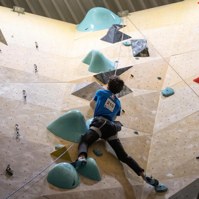 NK PARACLIMBING 2025 was a big succes, with over 60 para athletes from different nationalities competing in different categories. Check out these shots made by @robinbrndt for an impression of the day. Thanks @_nkbv for organizing this event in our gym, it was a big honor to be the host! ❤️🔥