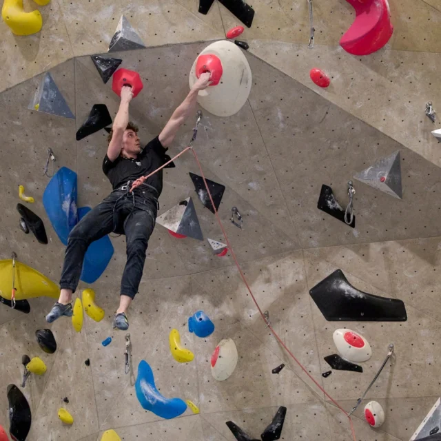 LEAD 1 2025 

Afgelopen weekend organiseerde wij in samenwerking met de @_nkbv  de eerste nationale volwassenen en U21 lead wedstrijd van het seizoen bij @mountainnetworkamsterdam de beste lead klimmers van Nederland maakte er een lekkere show van, met een mooie uitslag als resultaat. Congrats aan winnaars @lynn.vd.meer en team MN klimmer @luuk_spaargaren Next: Jeugd Lead 1 in @mountainnetworkarnhem op 22 & 23 maart!

Routes by @setroutesetting