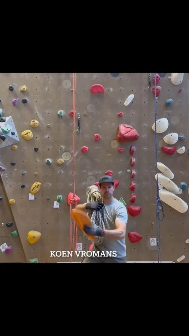 Mission impossible… but they made it possible! @setroutesetting bedankt voor de nieuwe routes in Heerenveen! 
.
.
.
#heerenveen #mountainnetwork #routesetting #missionimpossible